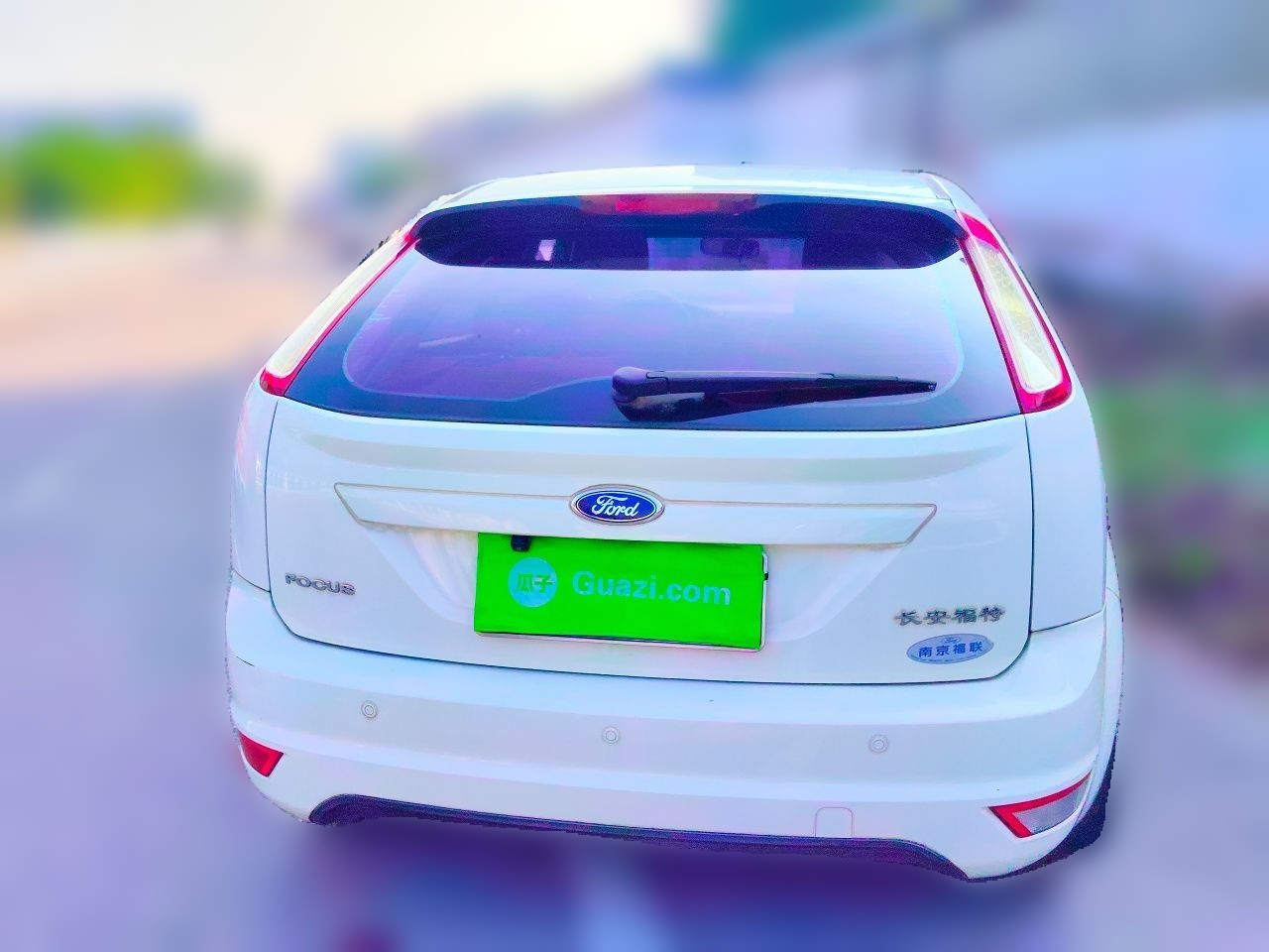 Focus 2013 Hatchback Classic 1.8L AT Anniversary Edition photo 3