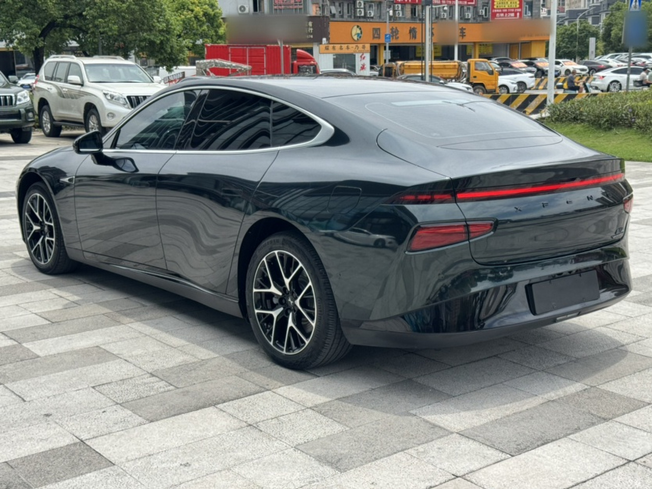 P7 2023 P7i 702 Pro photo 4