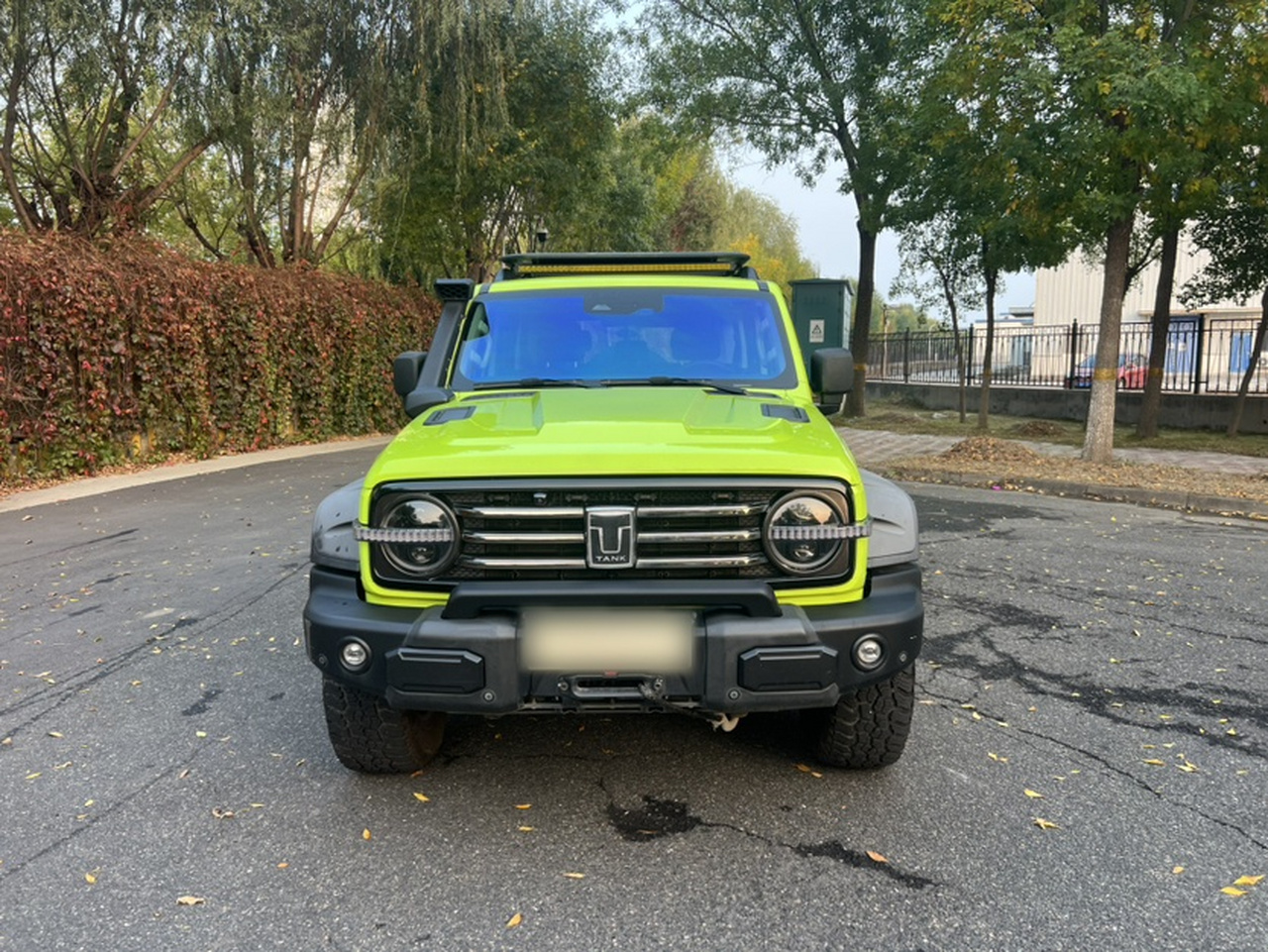 300 2022 2.0T Tank photo 3
