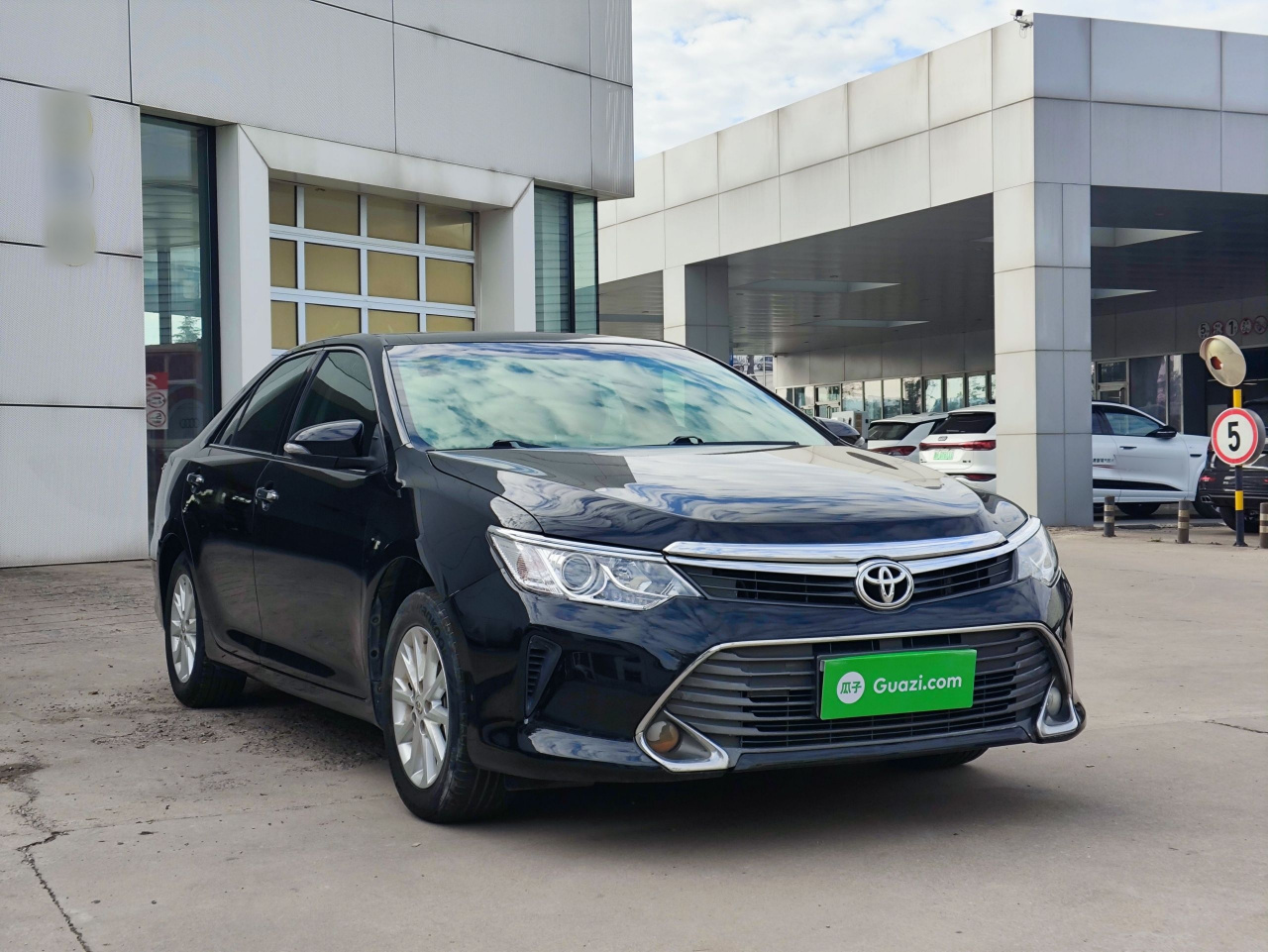 Camry 2015 2.0G Leading photo 3