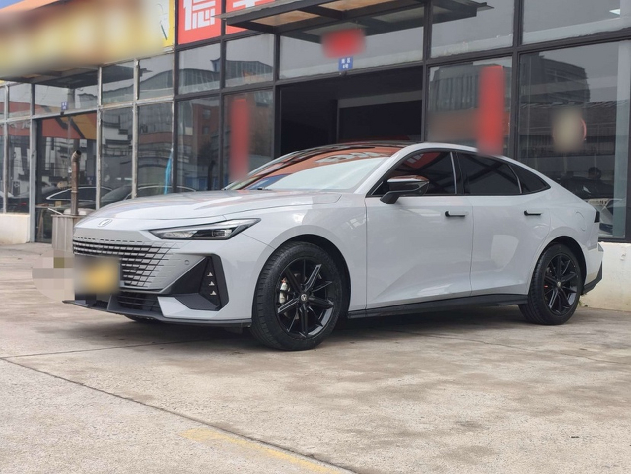 UNI-V 2022 1.5T Premium