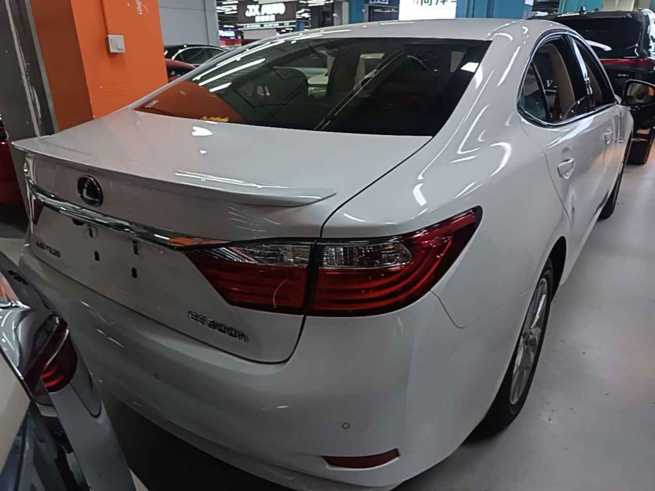 ES 2013 300h Elite photo 5