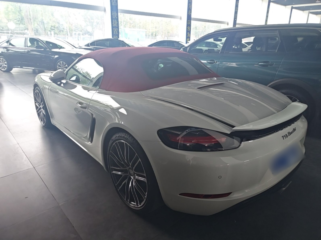 718 2022 Boxster 2.0T photo 4