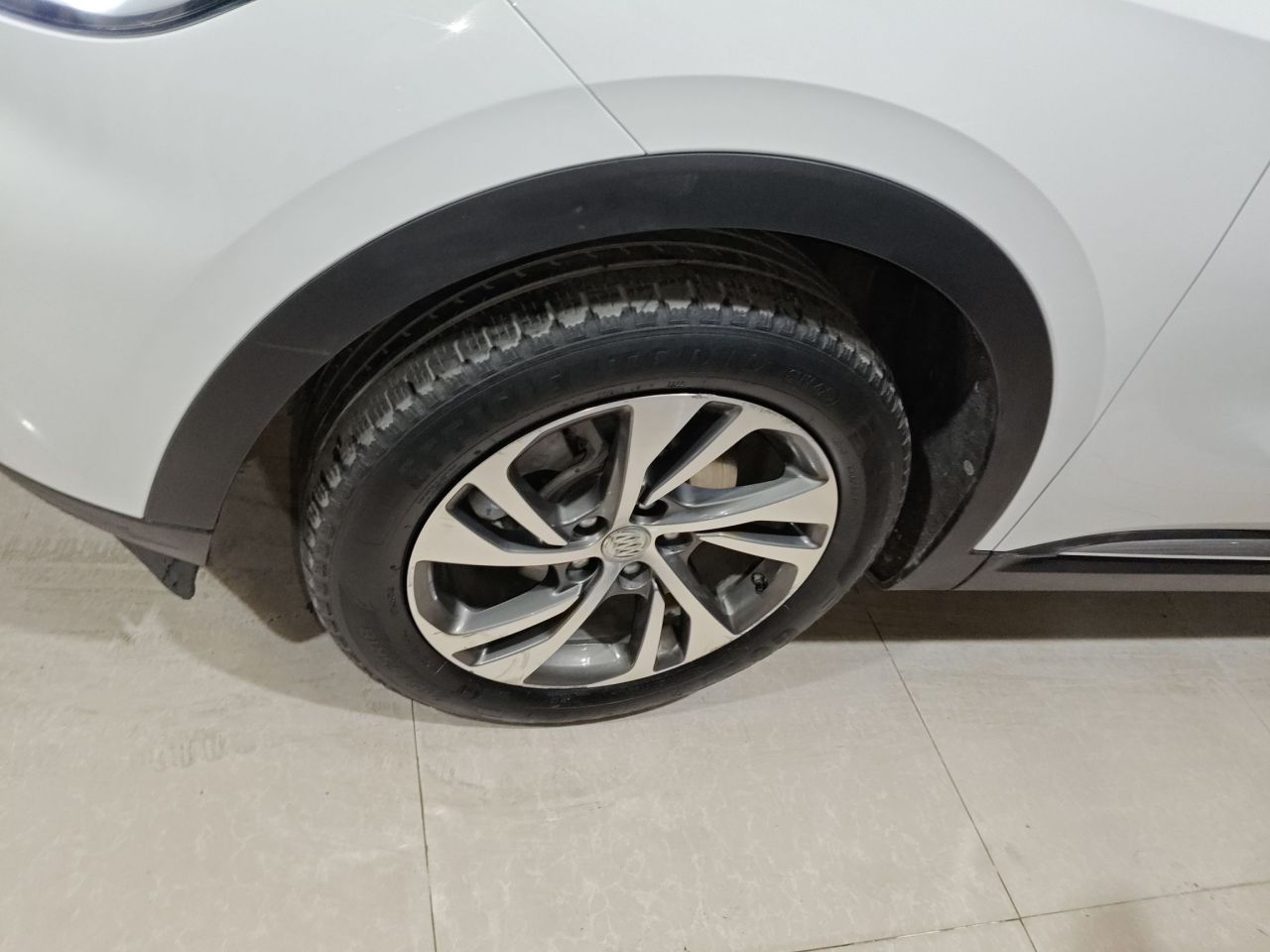 2020 Envision S 652T AWD Luxury photo 2