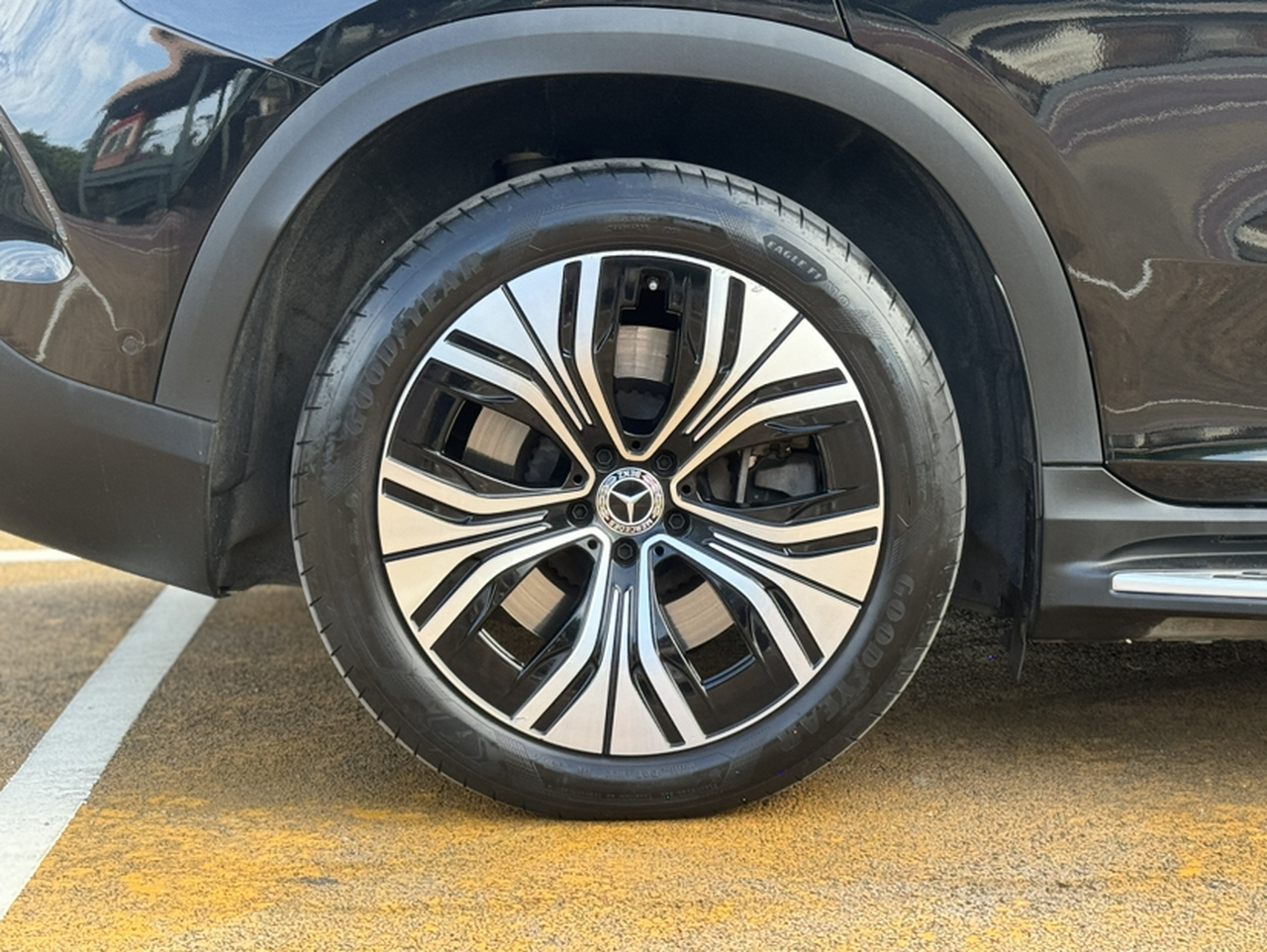 EQE SUV 2023 350 4MATIC Luxury photo 3