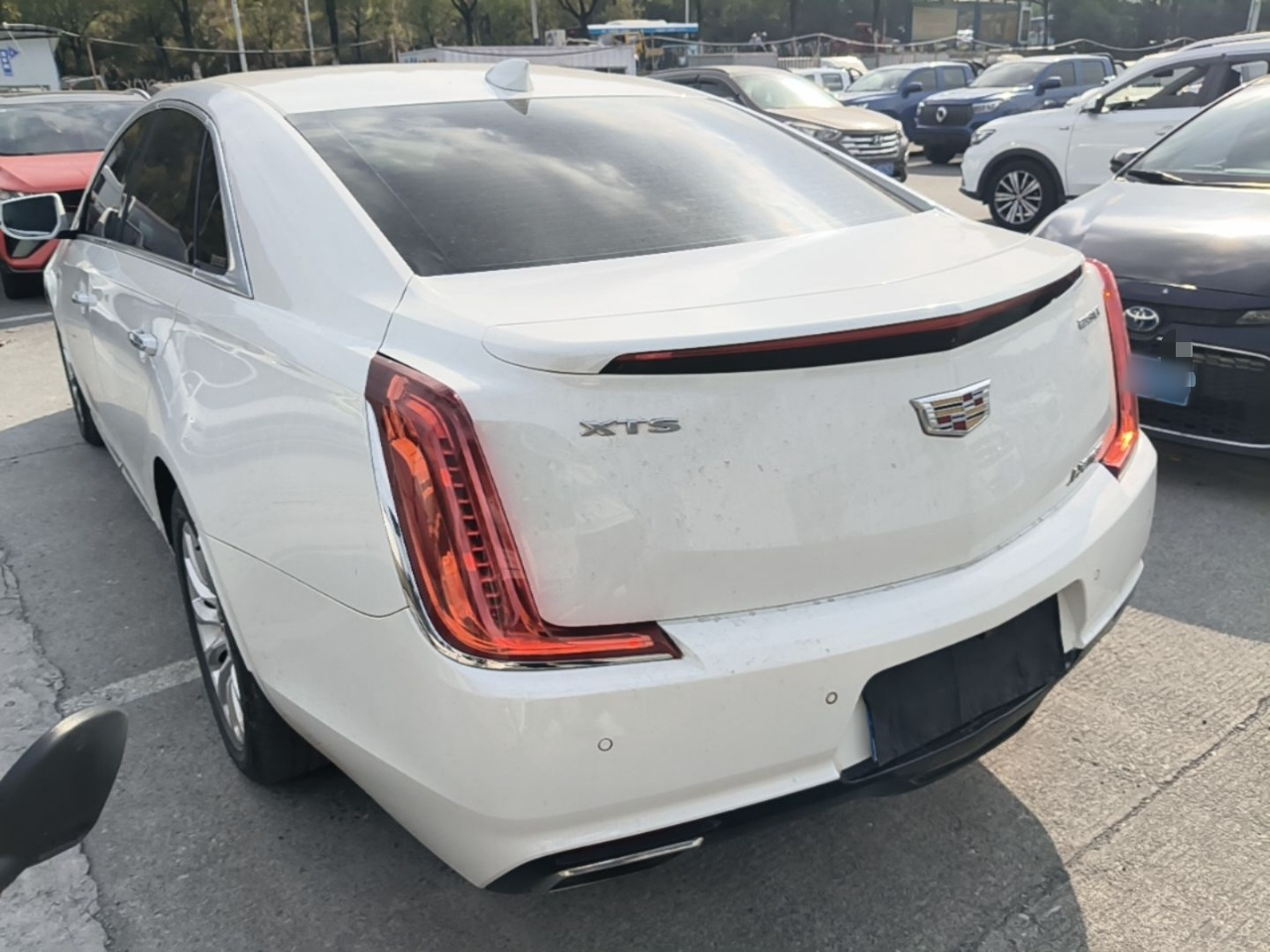 XTS 2018 28T Tech photo 4