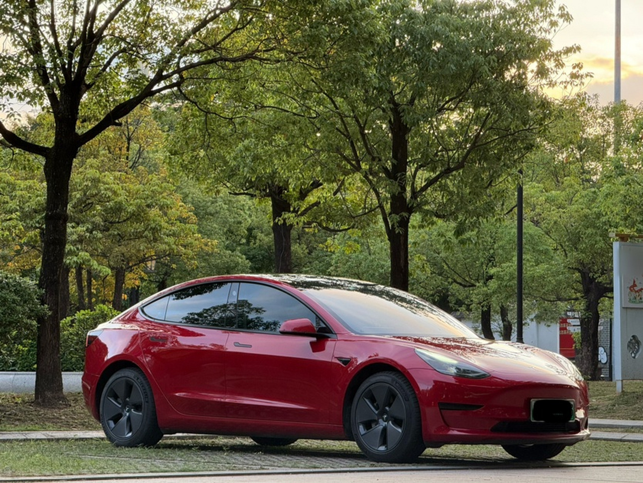 Model 3 2021 Standard Range RWD Upgraded photo 4