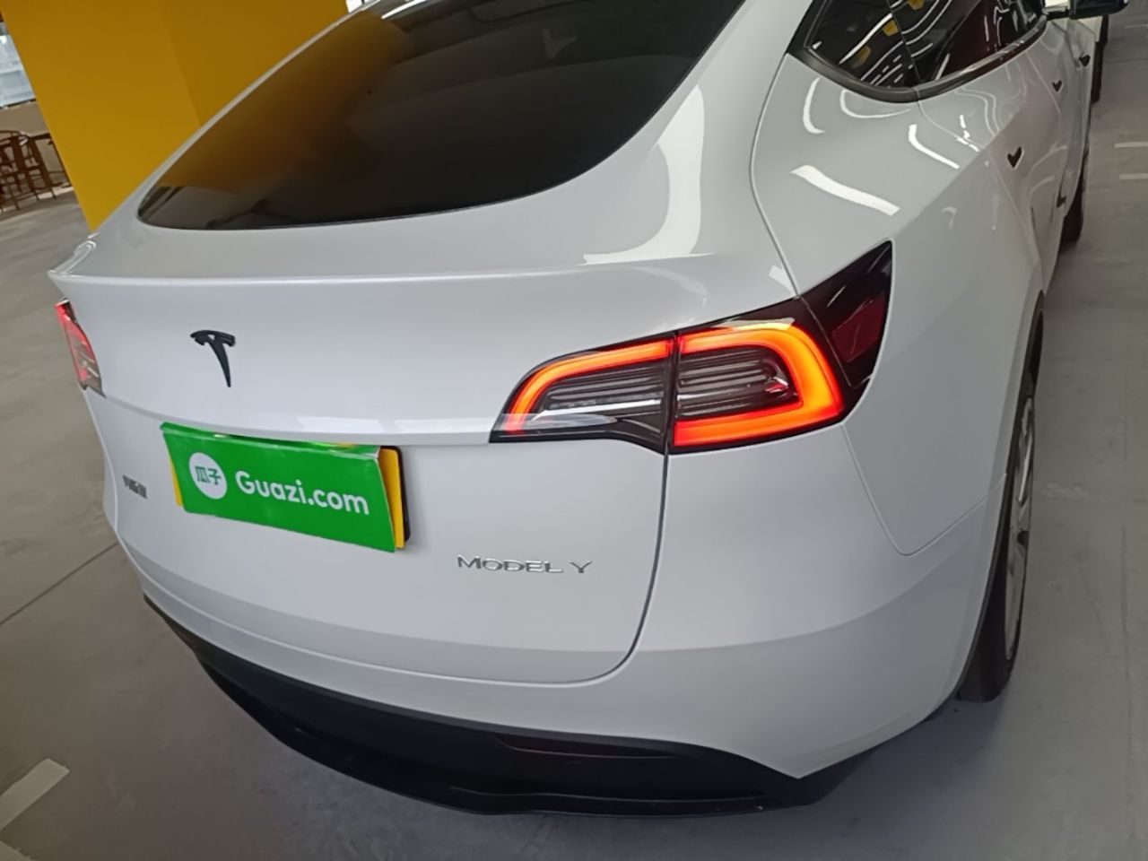 Model Y 2024 RWD photo 5