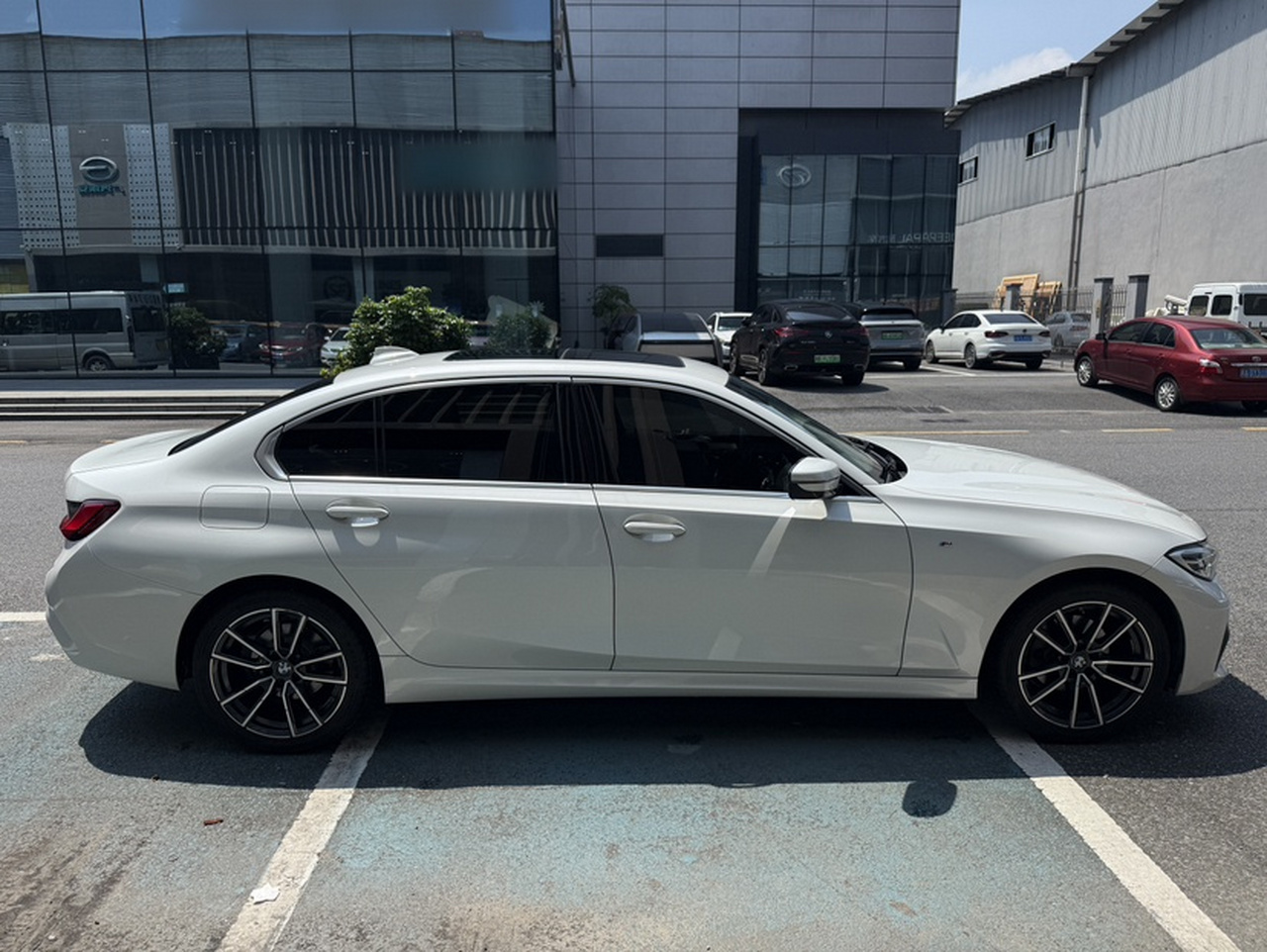 3 Series 2022 320Li M Sport Package photo 2