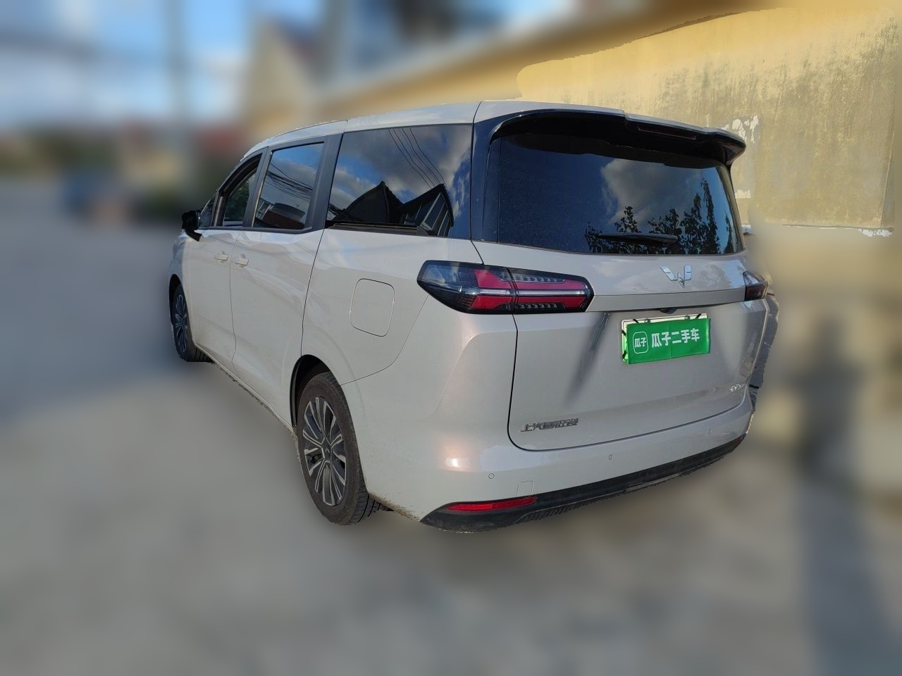 730 EV 2025 EV 500km Luxury photo 4