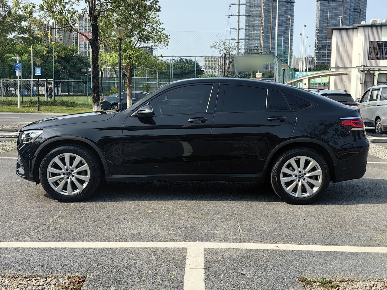 GLC Coupe 2021 GLC 260 4MATIC Coupe SUV photo 2