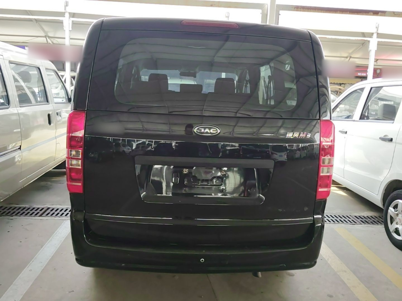 Refine M3 2019 1.8L 5-Seater photo 5