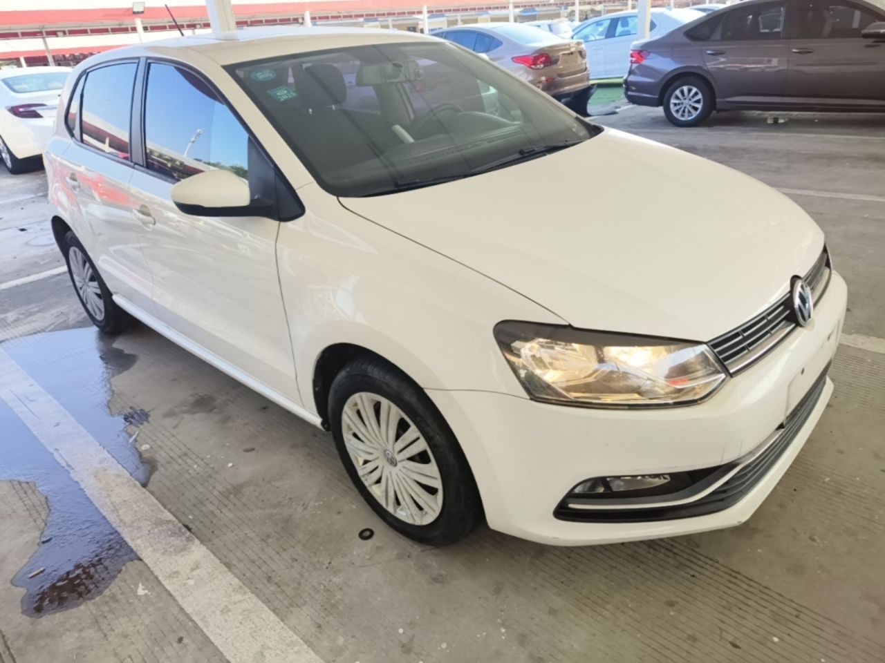 Polo 2016 1.6L AT Comfort photo 5