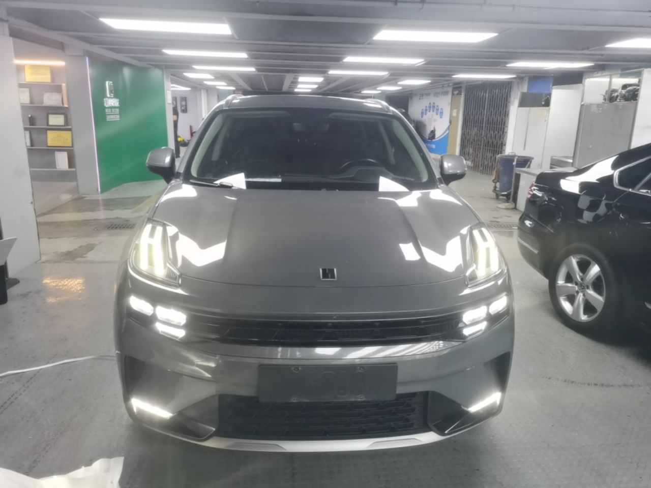 06 EM-P 2020 PHEV Plus photo 2