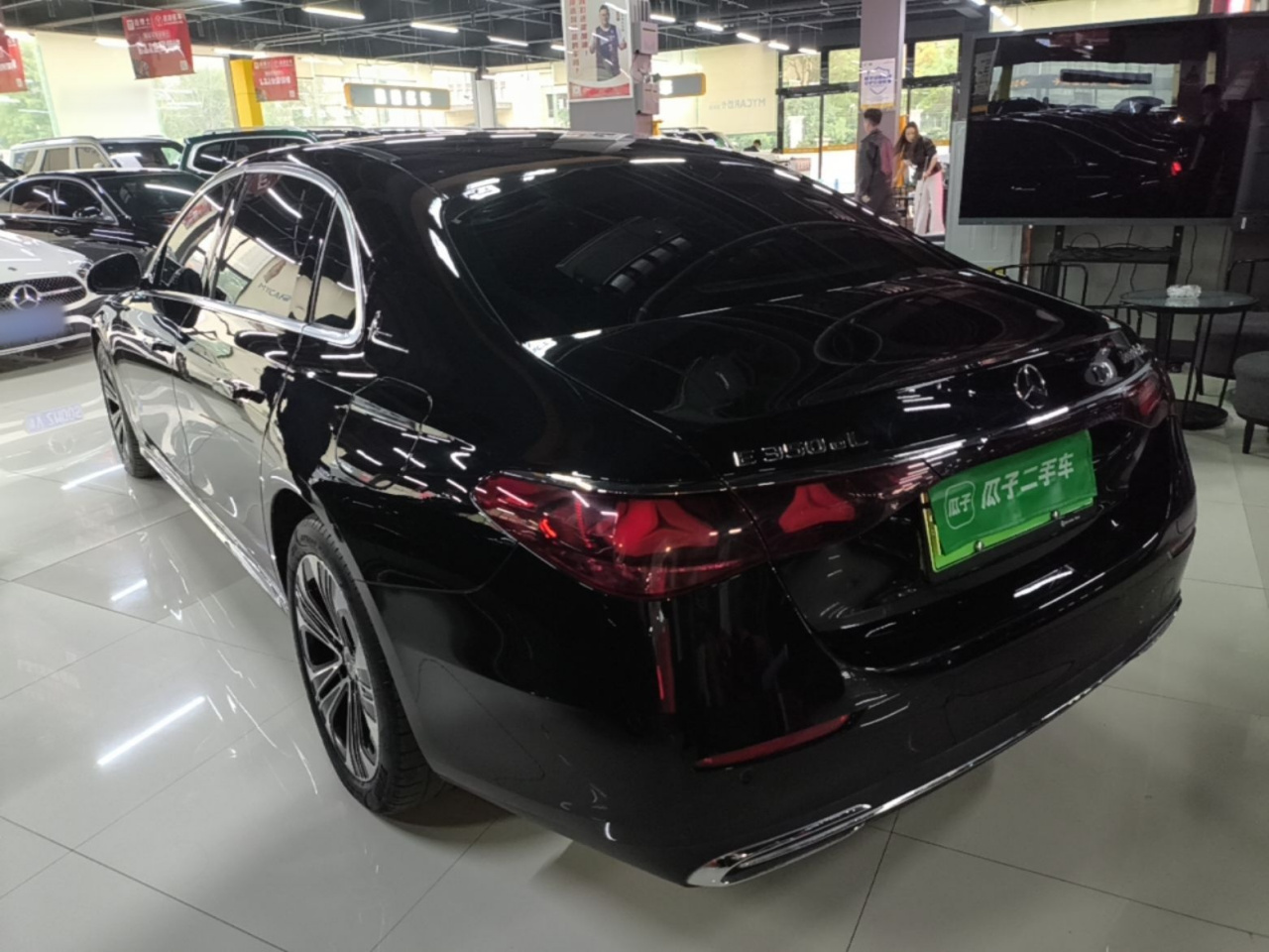 E-Class EV 2024 E 350 e L PHEV photo 4