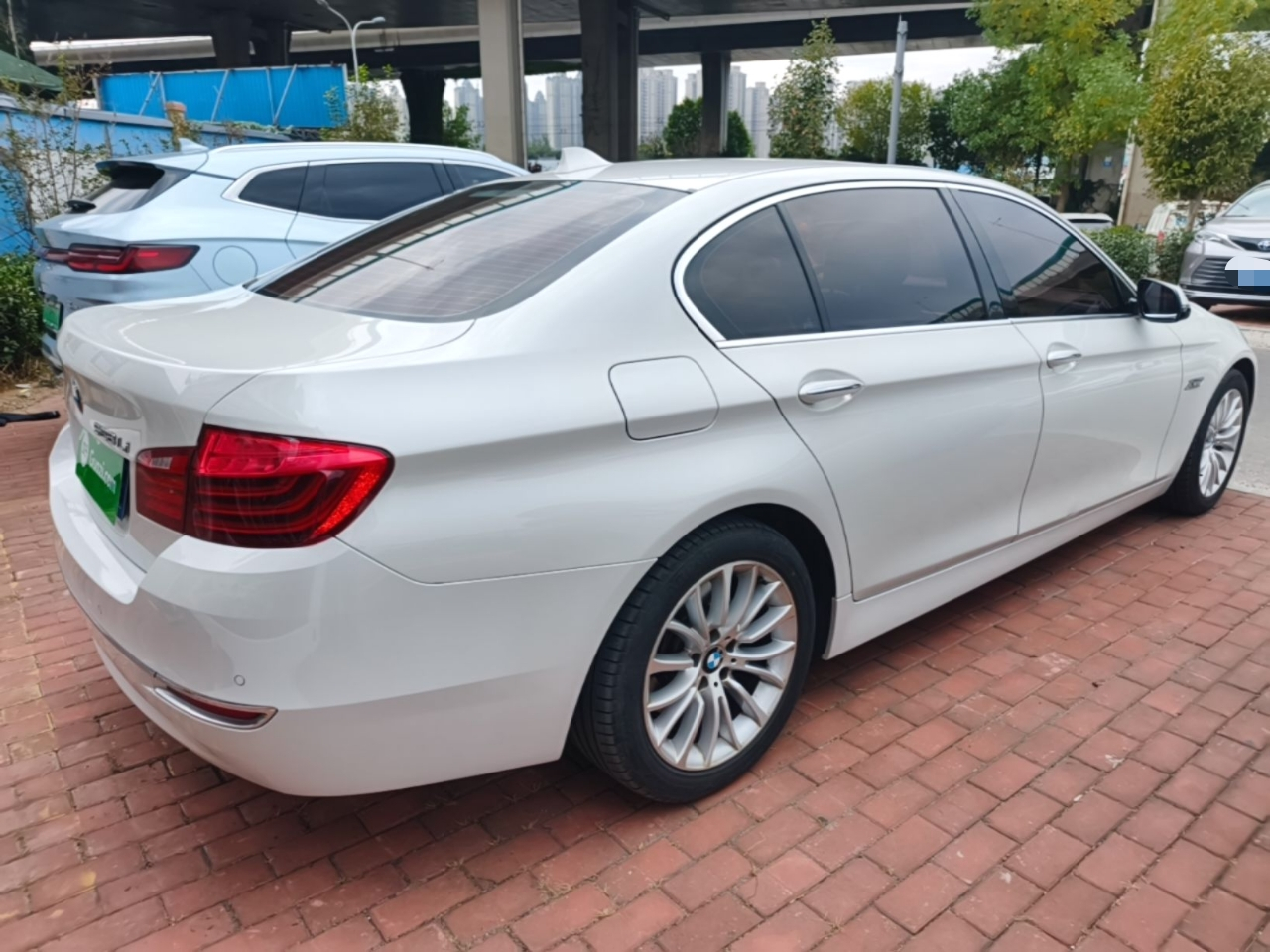 5 Series 2014 525Li Luxury Design Package photo 4