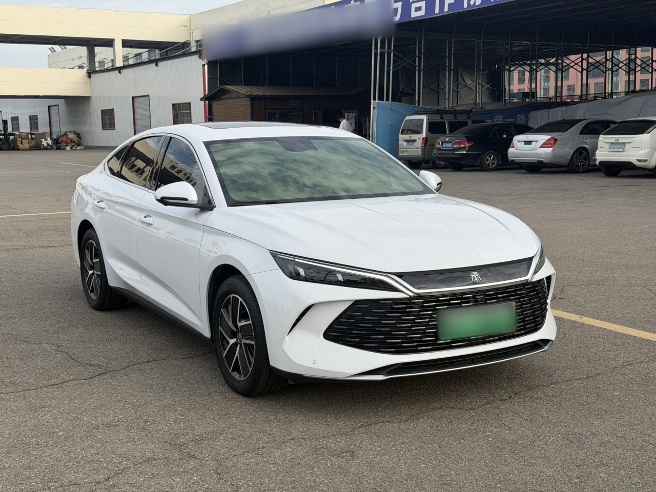 Qin L 2024 DM-i 120KM Leading photo 3