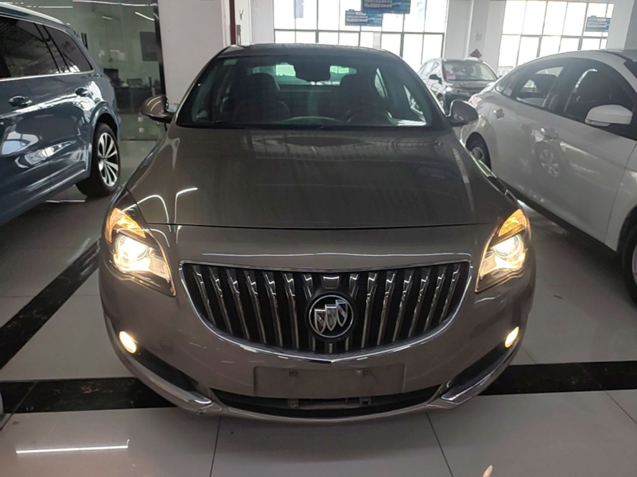 Regal 2015 1.6T Elite Tech photo 2