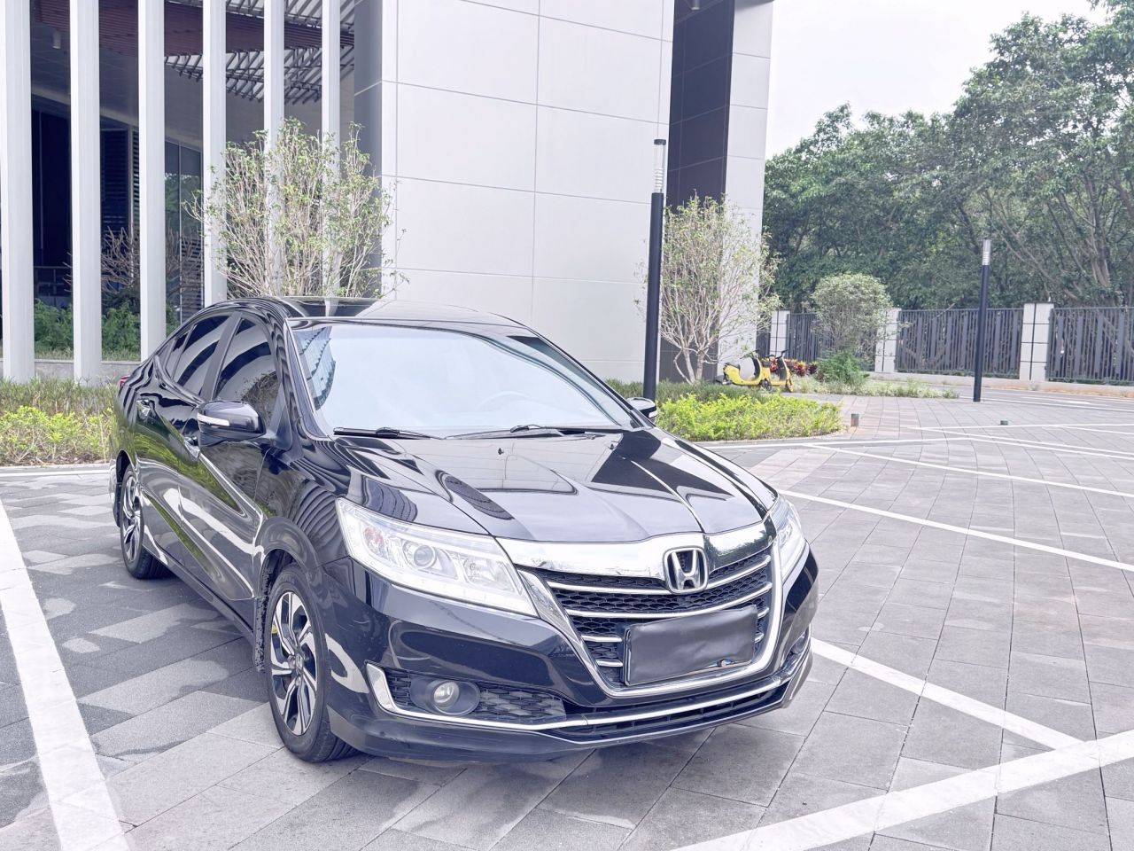 Crider 2016 1.8L CVT Leading photo 3