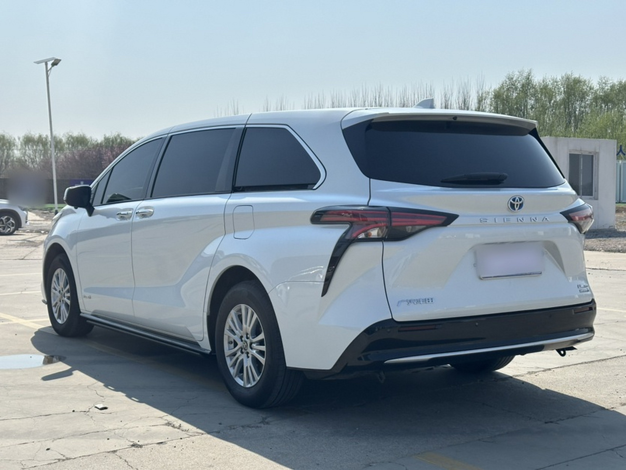 Sienna 2021 2.5L Hybrid Premium photo 2