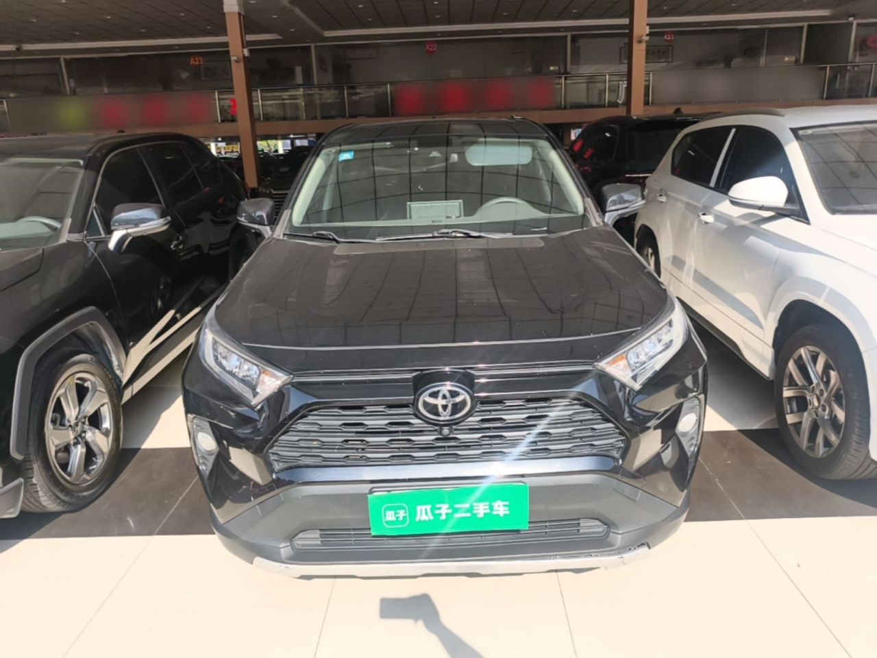 RAV4 2022 2.0L CVT RWD photo 2
