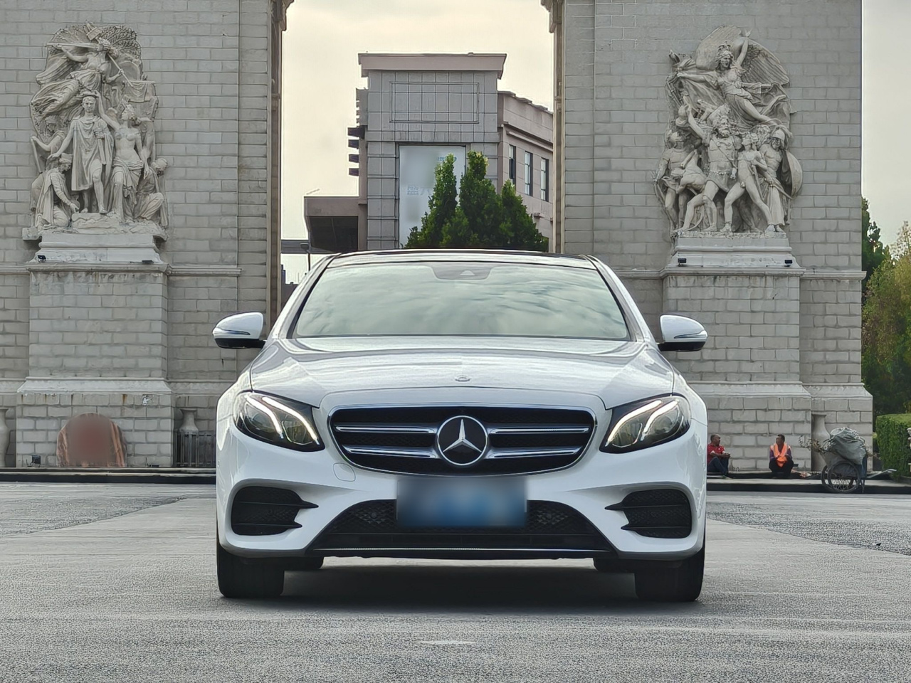 E-Class 2016 E 300 L Sport Luxury photo 2
