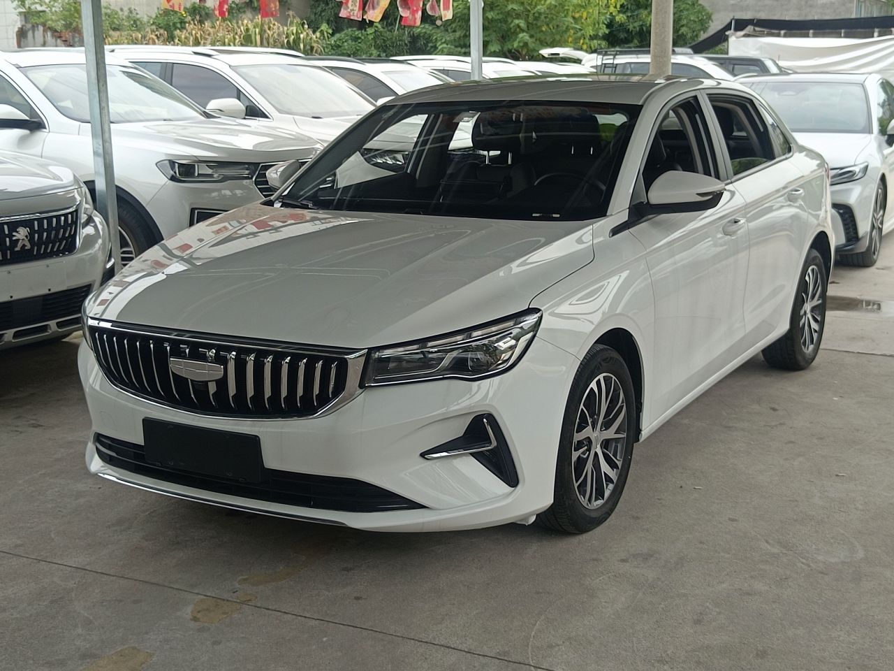 Emgrand 2025 4 1.5L CVT Starlight