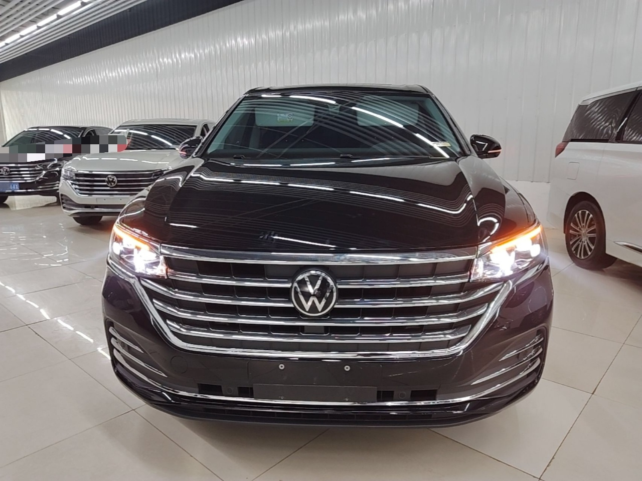 Viloran 2024 380TSI Premium photo 2