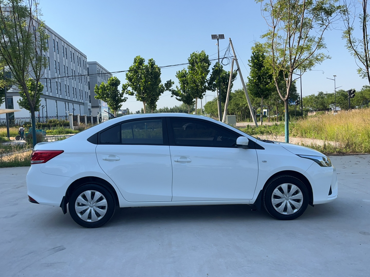 YARiS L 2017 1.5E CVT photo 4