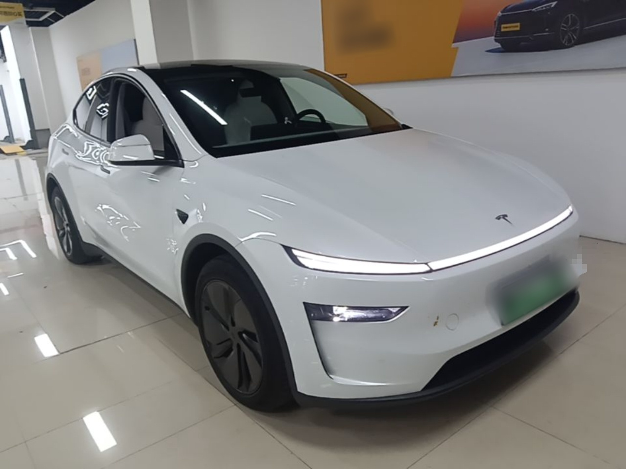 Model Y 2025 Long Range AWD photo 3