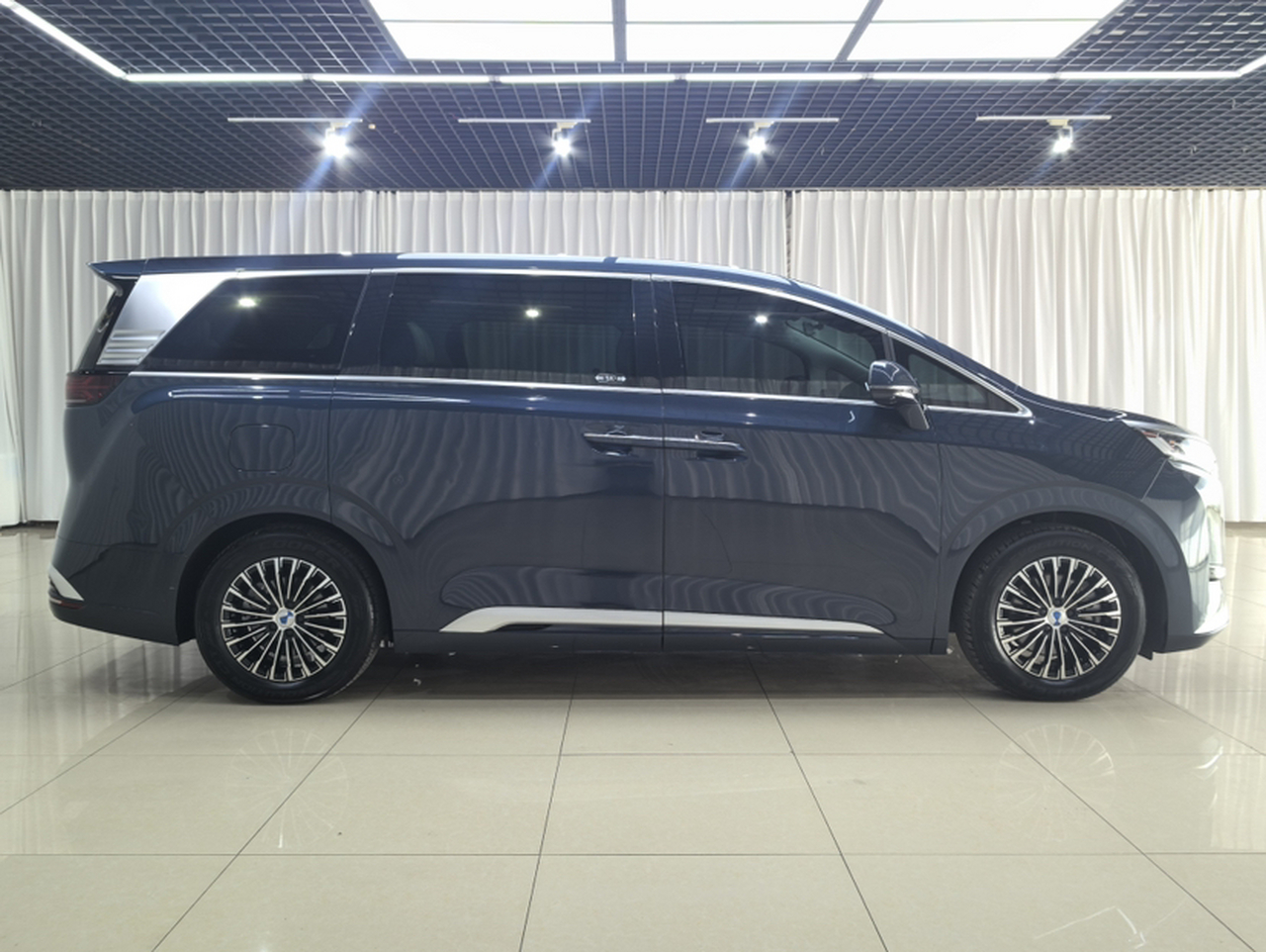 D9 2022 DM-i 970 AWD Noble photo 3