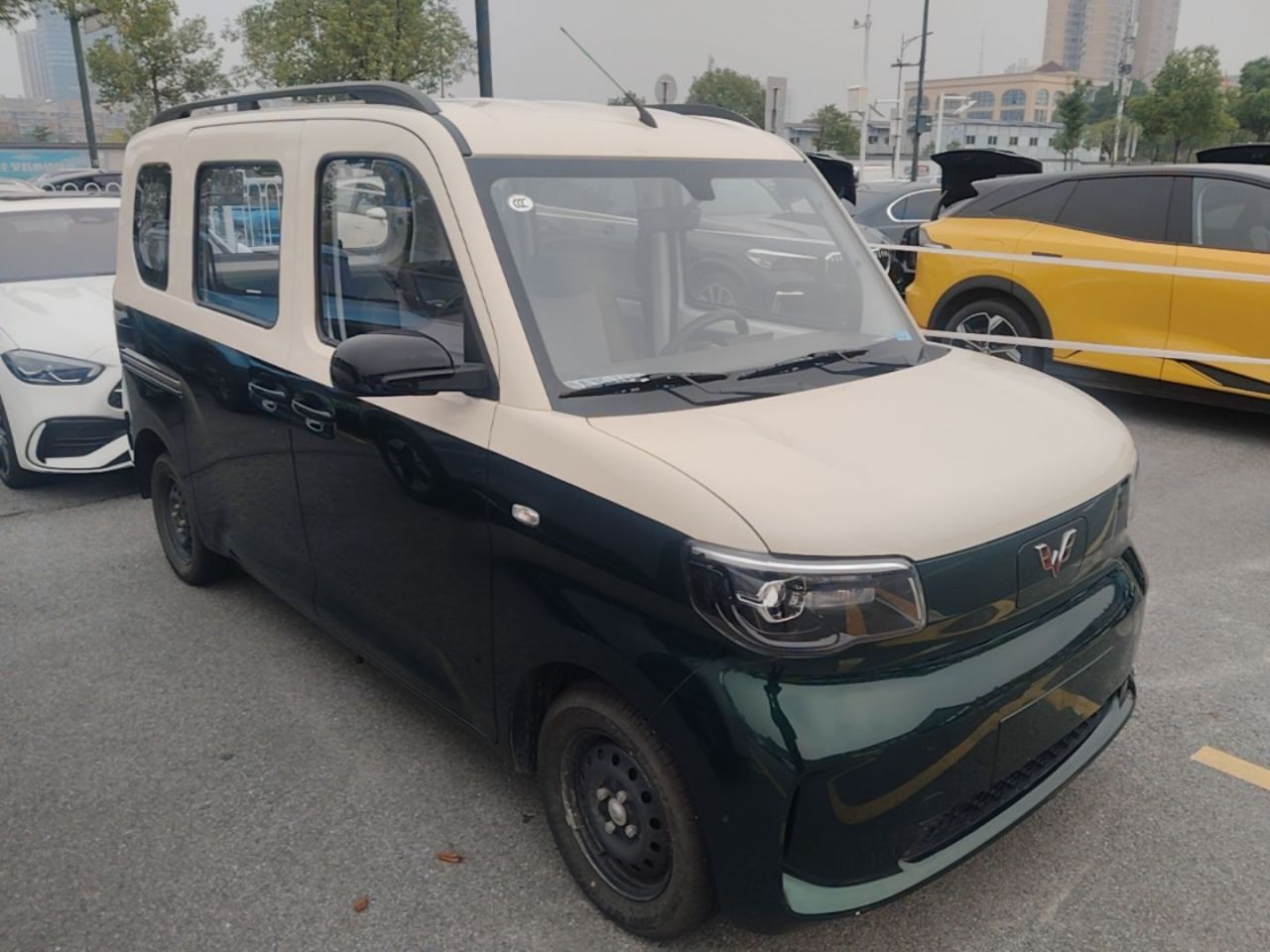 Wuling Zhiguang EV 2025 305km Progressive photo 3