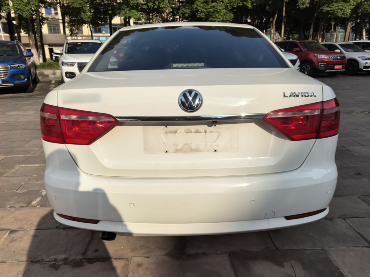 Lavida 2013 Facelift Classic 1.6L AT photo 3