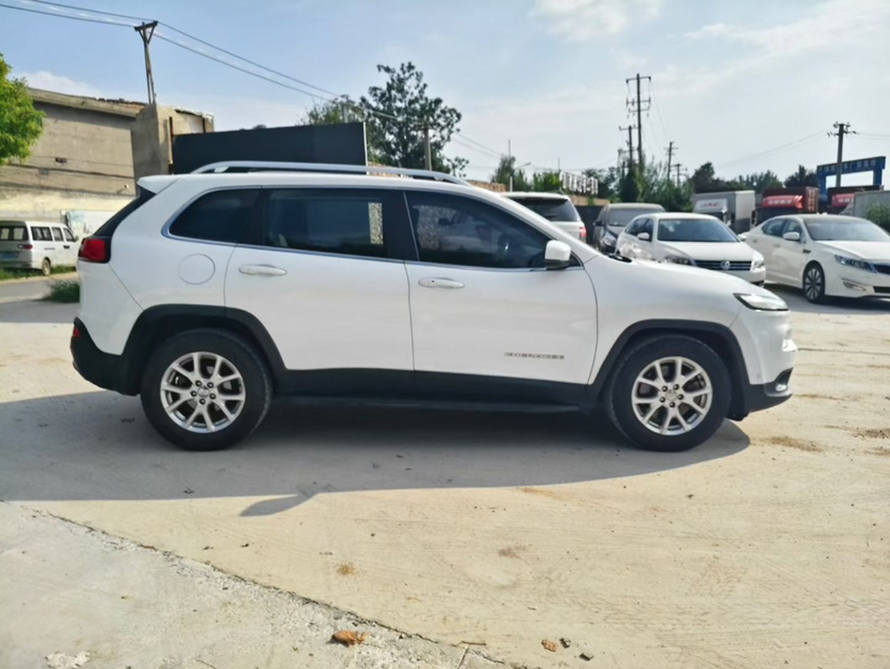 Cherokee 2016 2.4L Leading photo 3