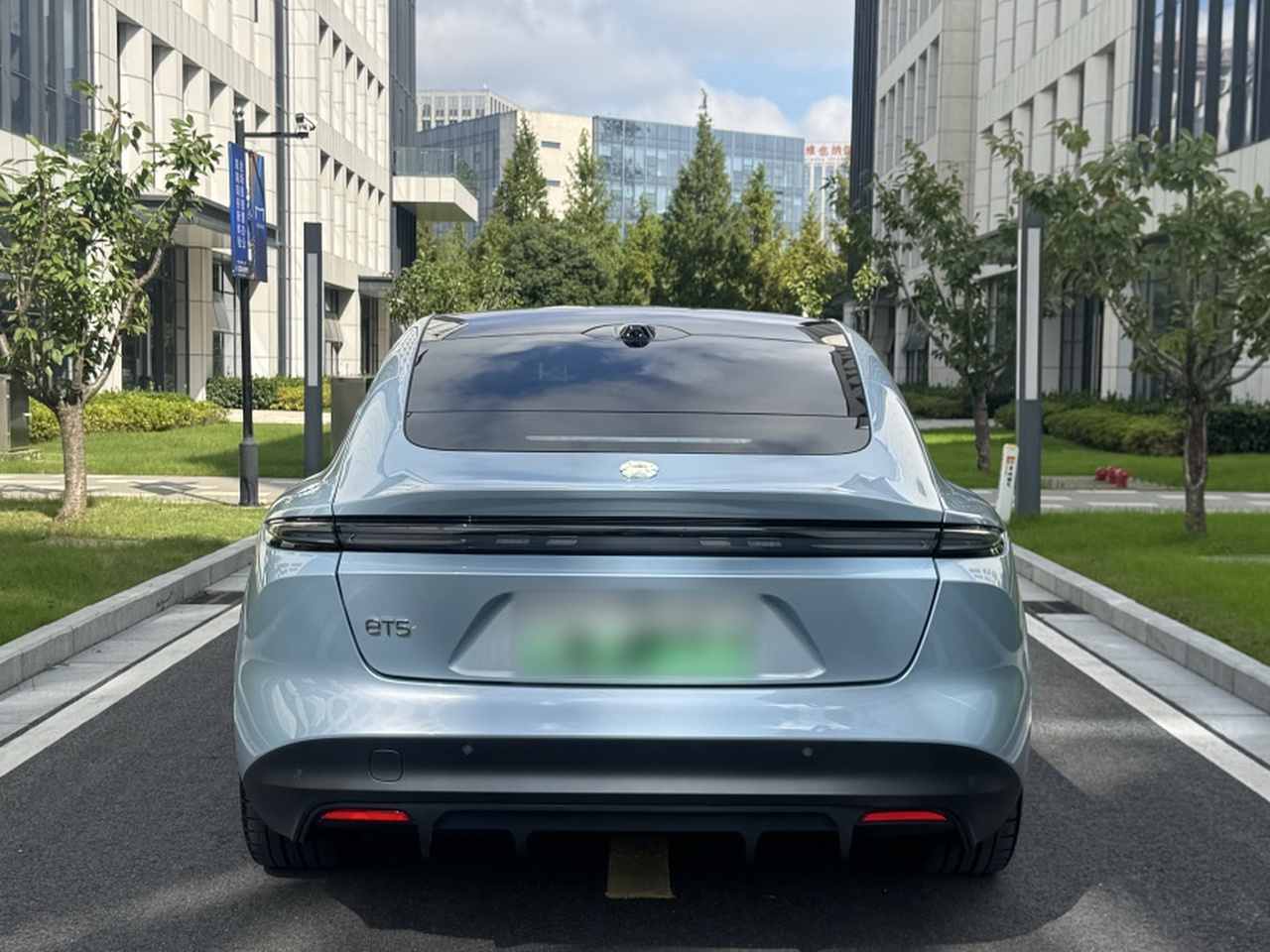 ET5 2022 75kWh photo 2