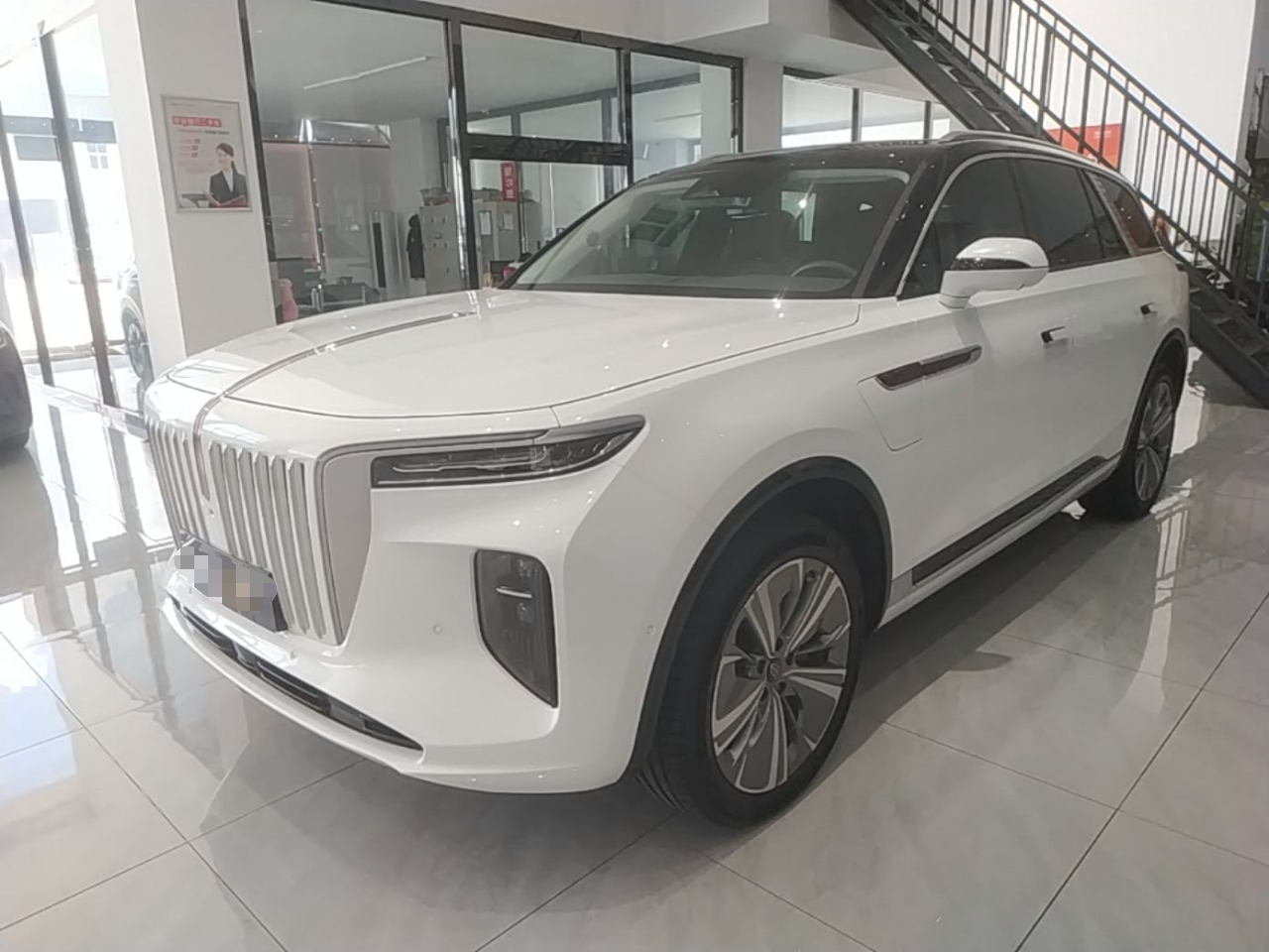 E-HS9 2022 660km 6-Seater