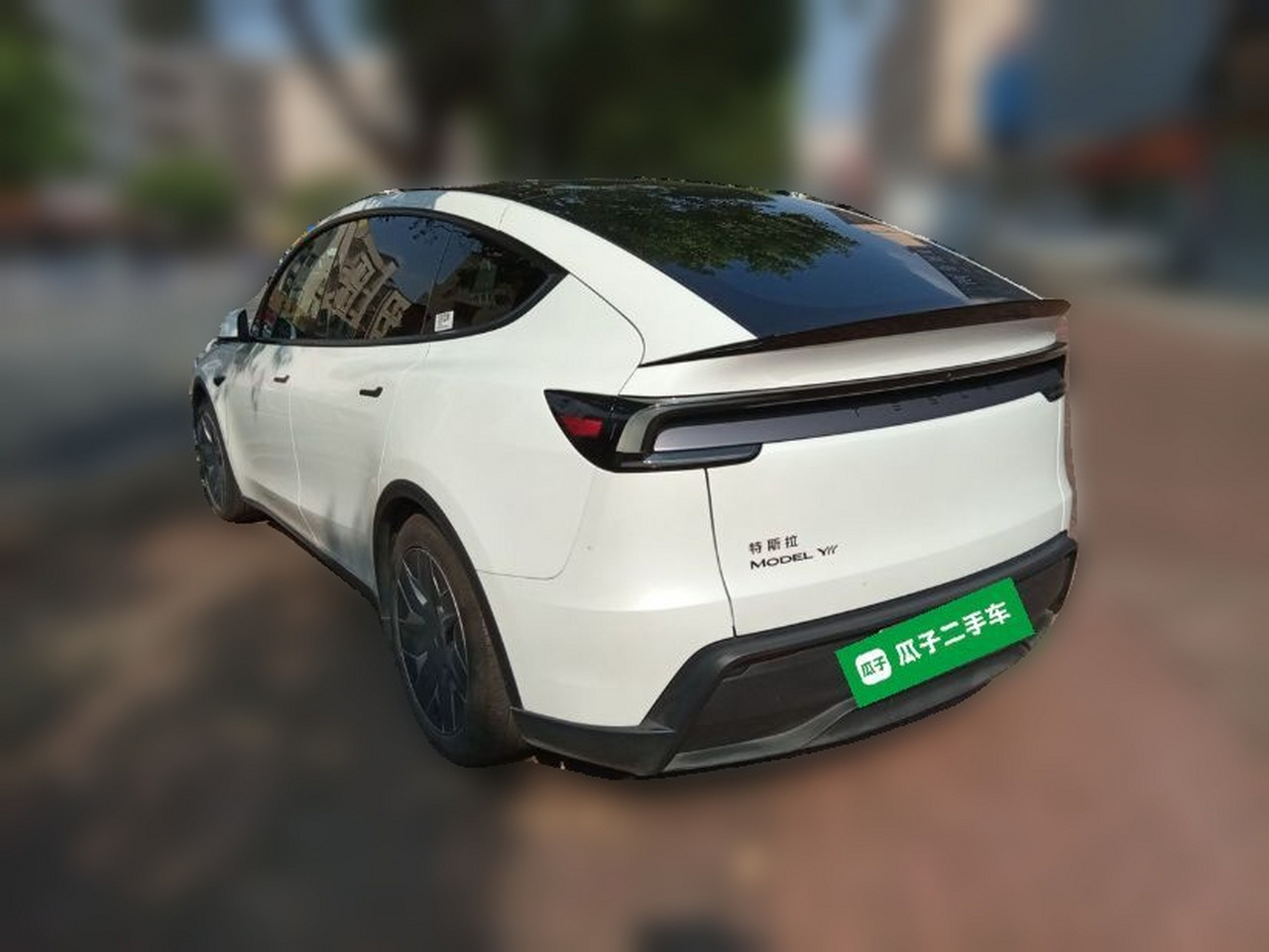 Model Y L 2025 Long Range AWD photo 4