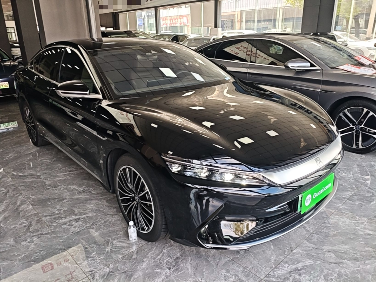 Han 2021 EV Standard Range Luxury photo 3