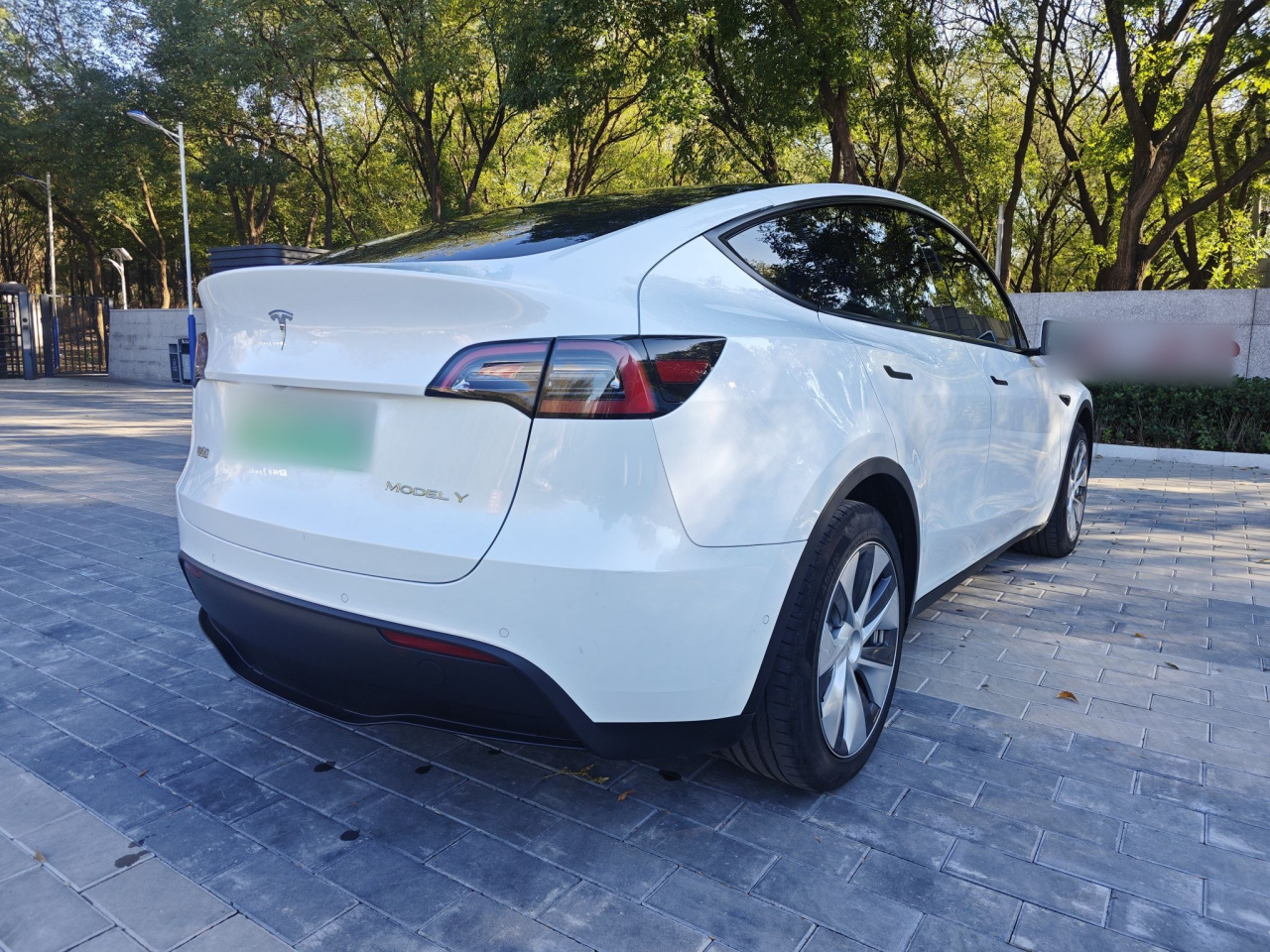 Model Y 2022 Long Range AWD photo 4