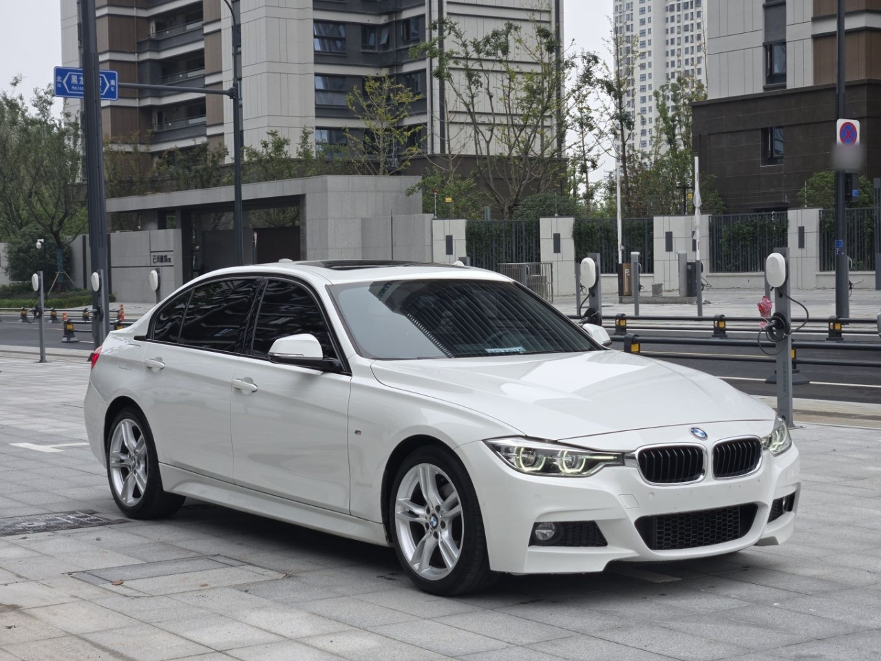 3 Series 2017 320Li M Sport photo 4