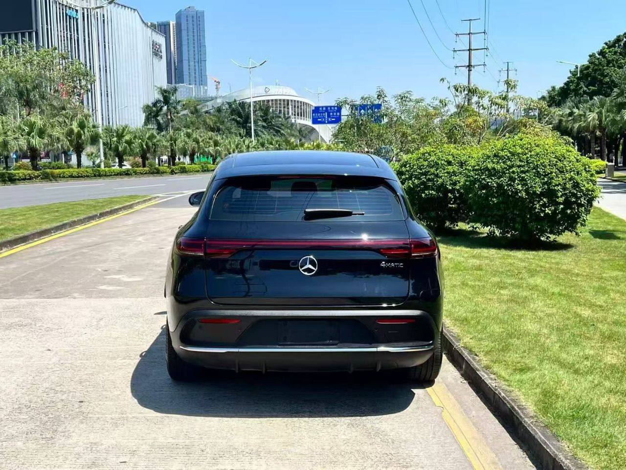 EQC 2022 EQC 350 4MATIC Special photo 3