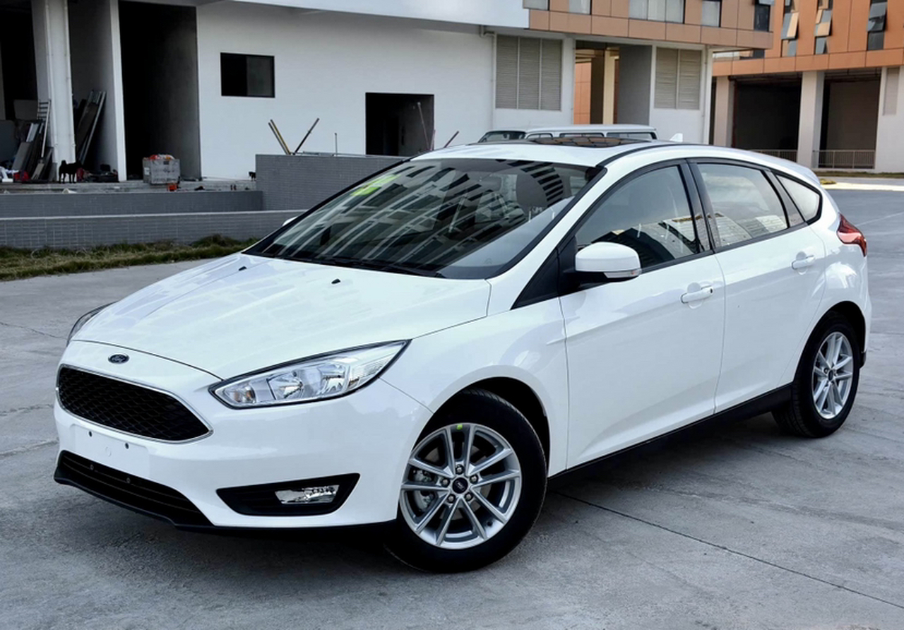 Focus 2018 Hatchback Classic EcoBoost 125 AT Fashion