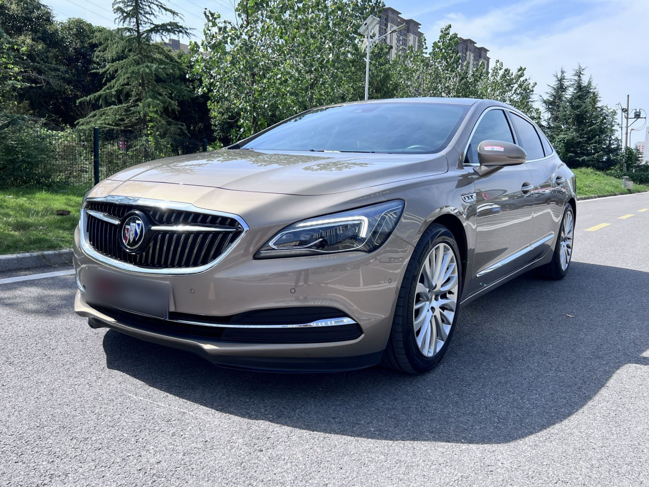 LaCrosse 2016 28T Flagship