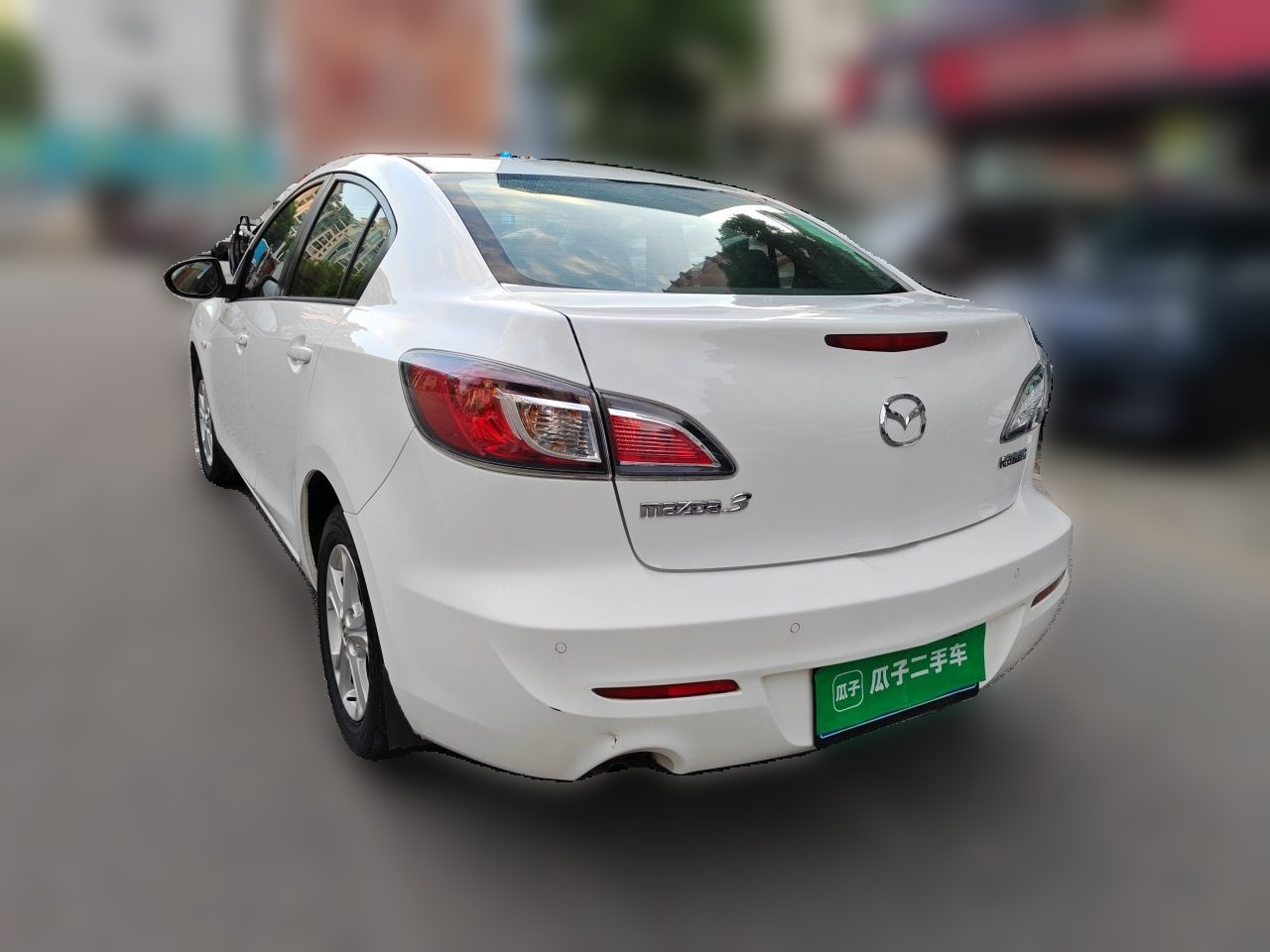 3 2015 Sedan 1.6L AT Elite photo 4