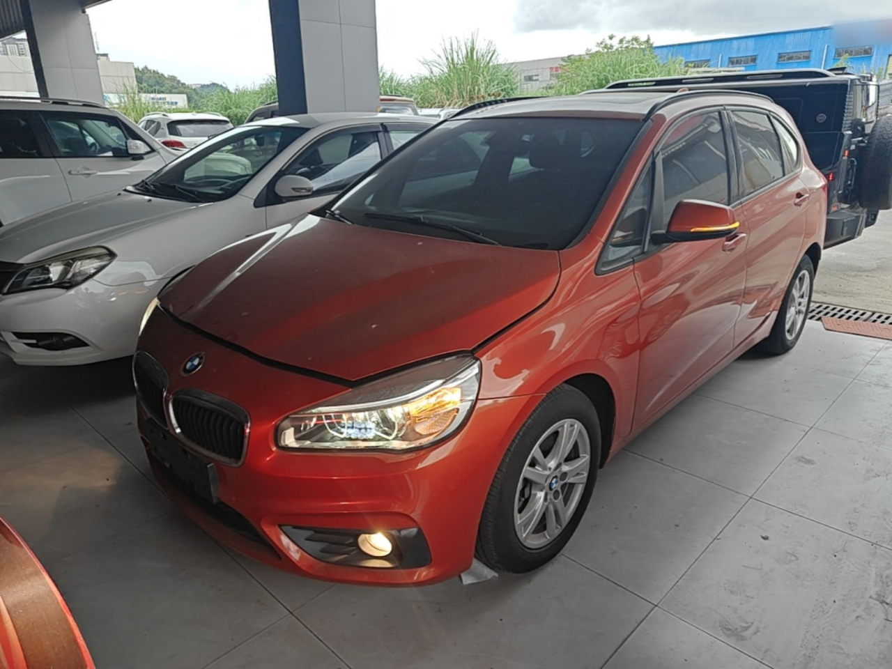 2 Series Wagon 2016 218i Leading