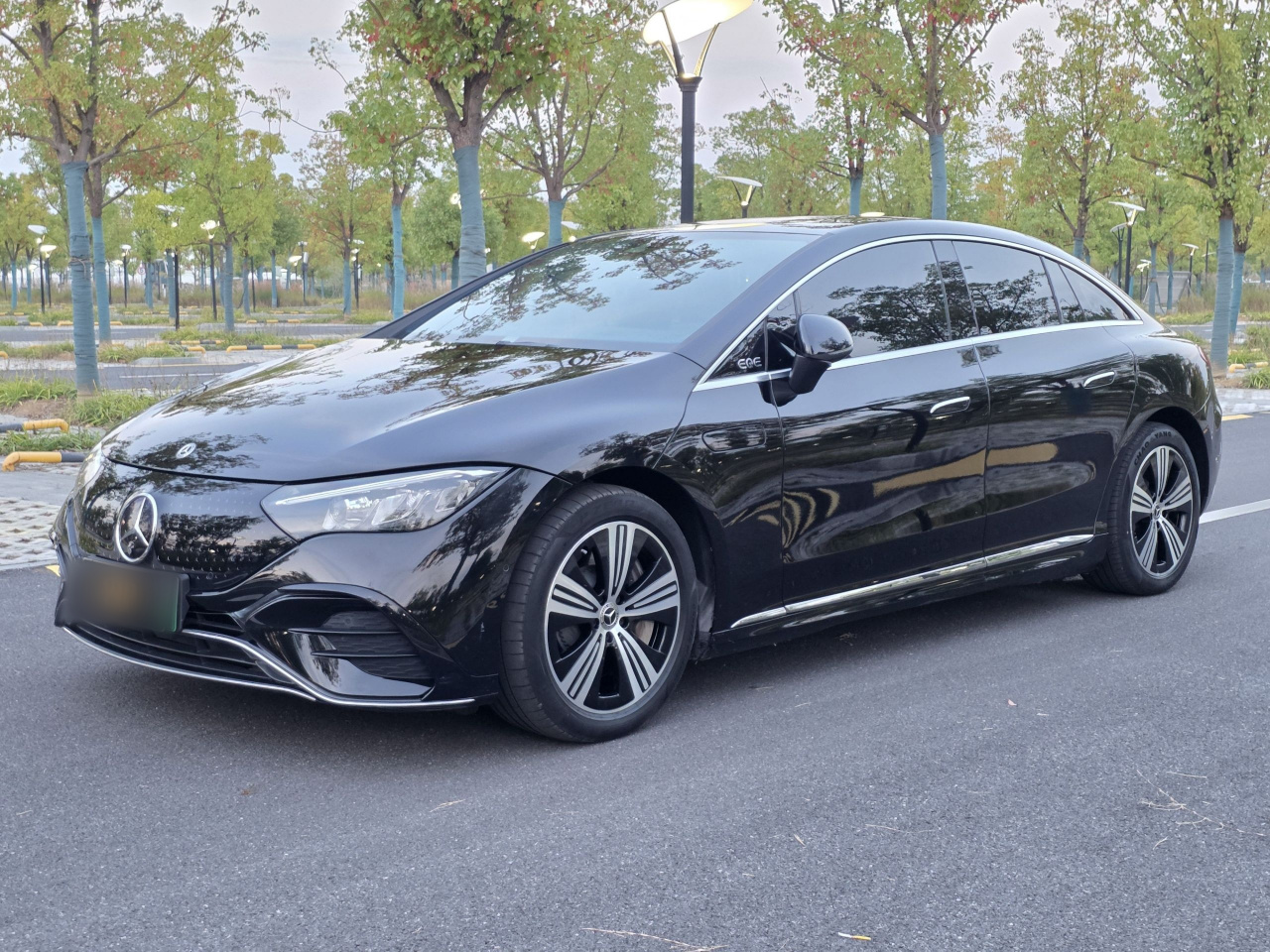 EQE 2022 350 Luxury