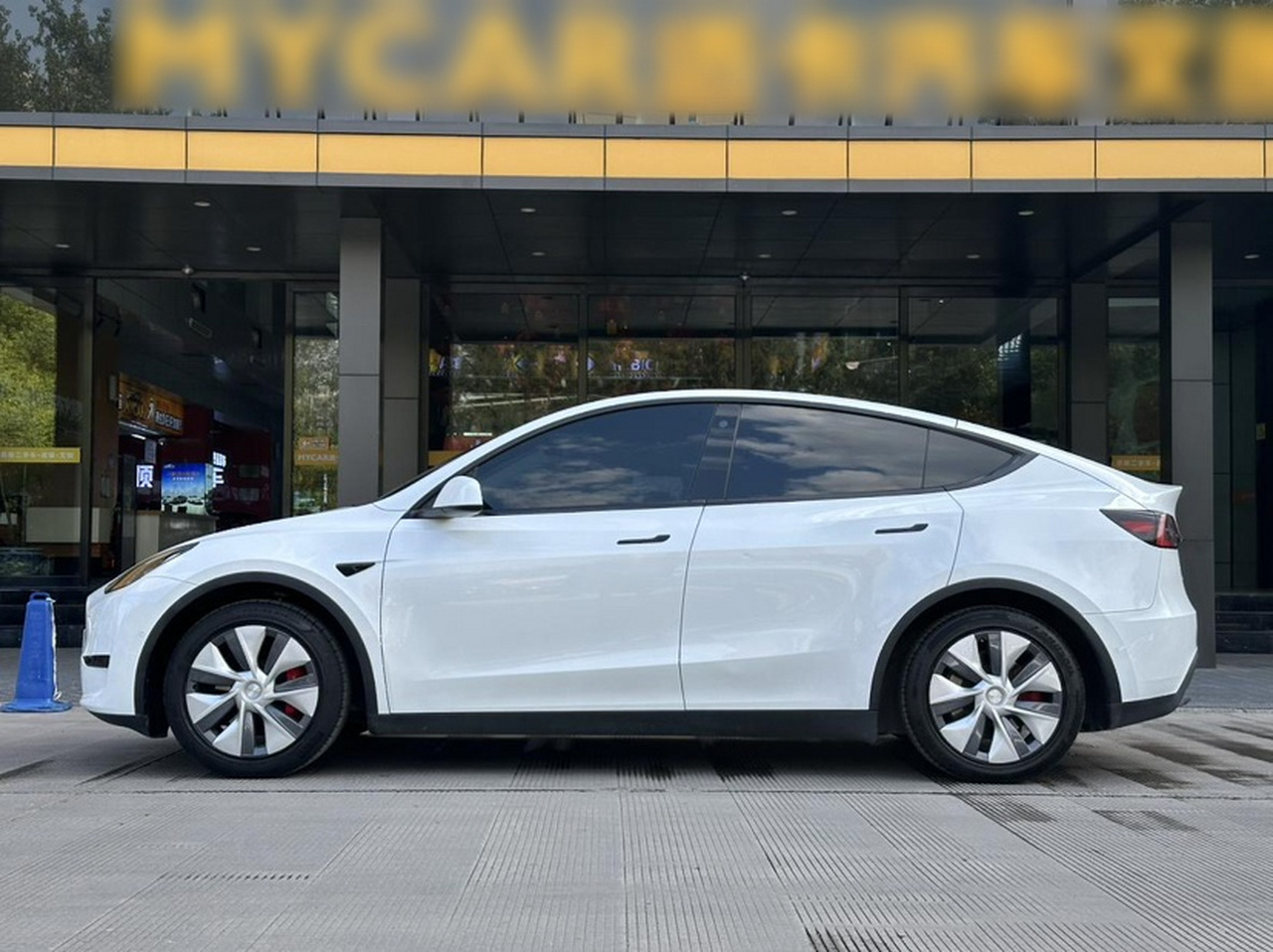 Model Y 2022 RWD photo 2