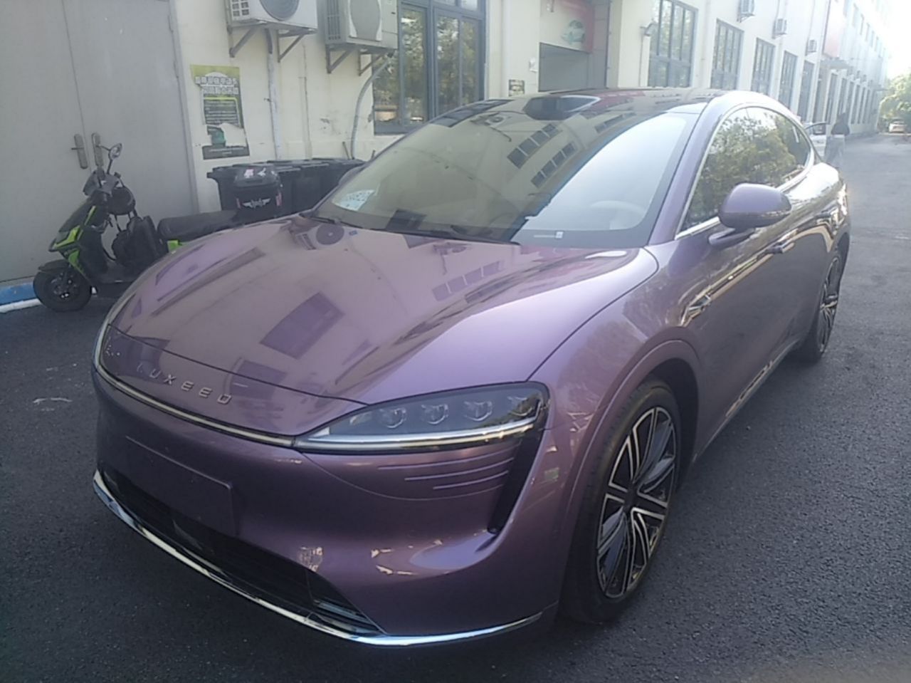 HIMA Luxeed R7 2024 EV 667km Max