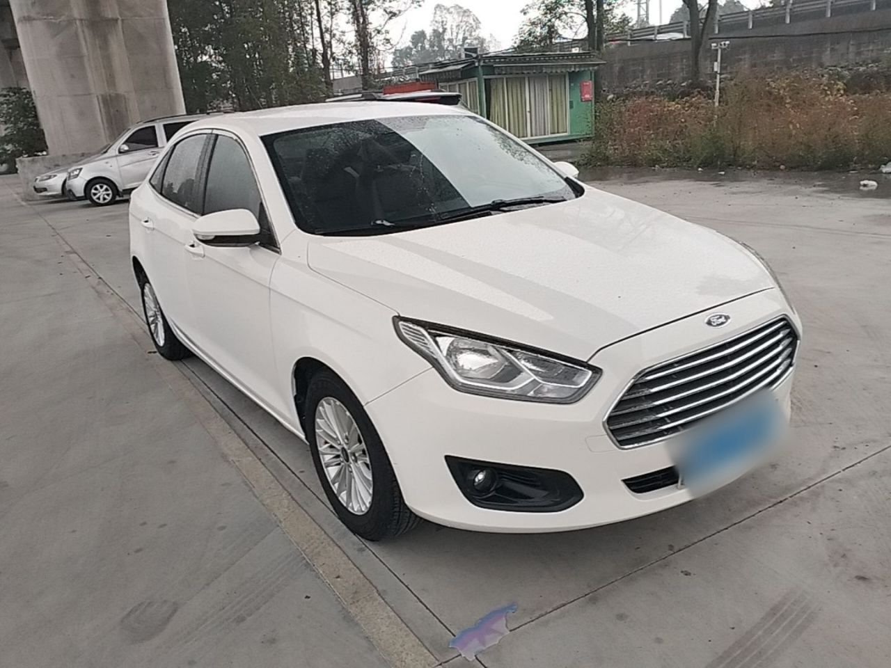 Escort 2017 1.5L MT Comfort photo 3