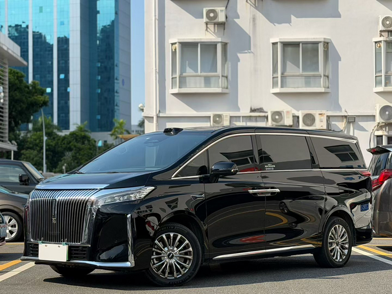 2025 AWD 8